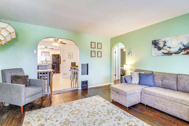 Game Room & Fire Pit: West Mifflin Home!