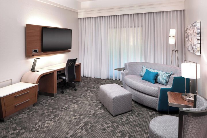 Room 22 of 37
