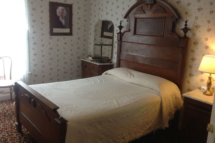 Room 11 of 44