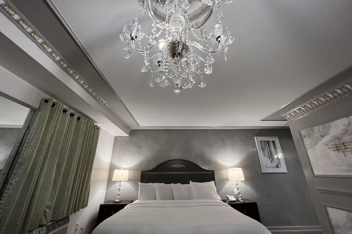 Room 30 of 62