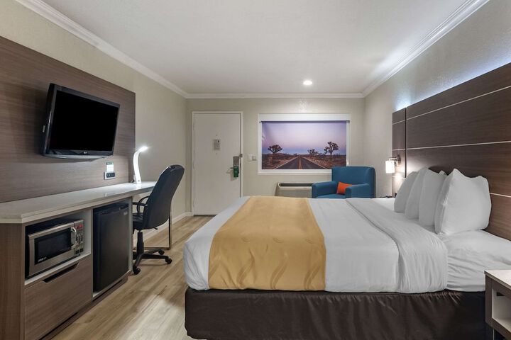 Room 30 of 60