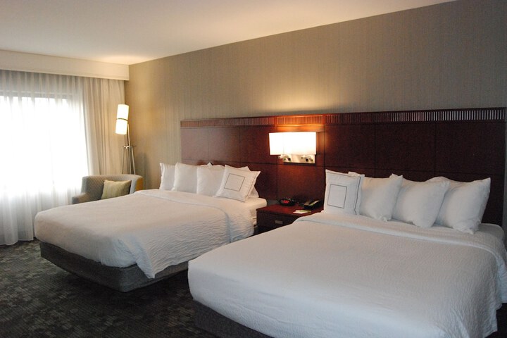Room 25 of 46