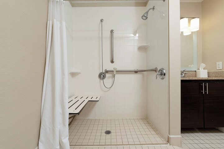 Room 25 of 48