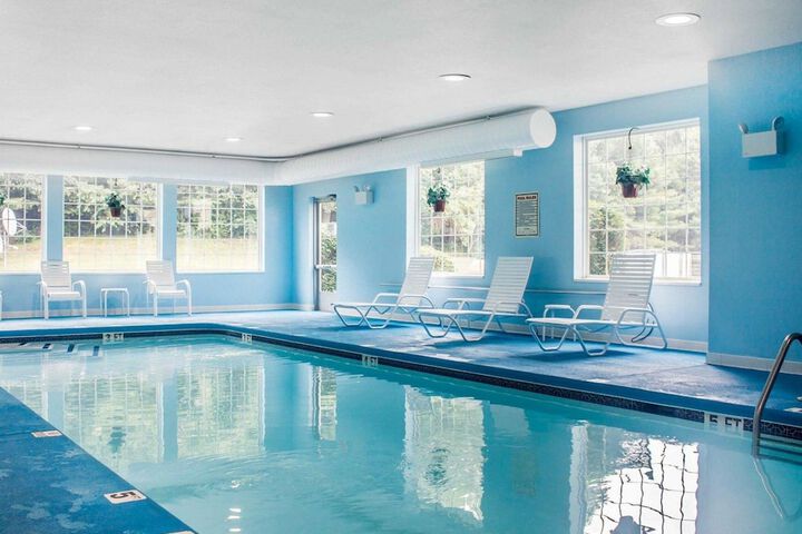 Comfort Inn & Suites Dayville - Killingly Industrial Park