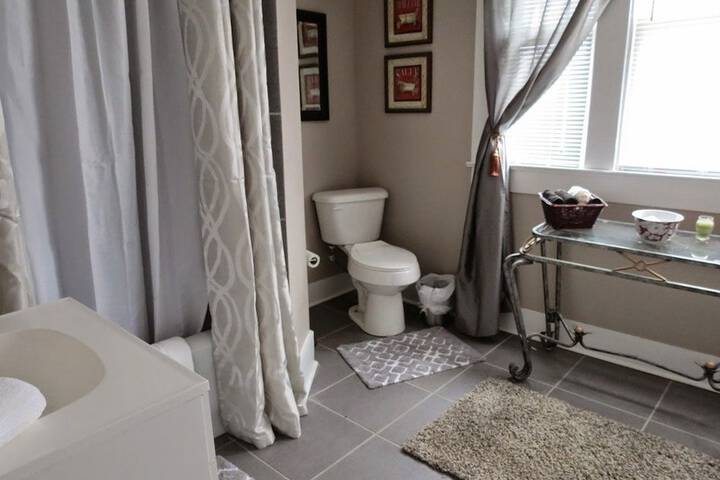 Room 8 of 18