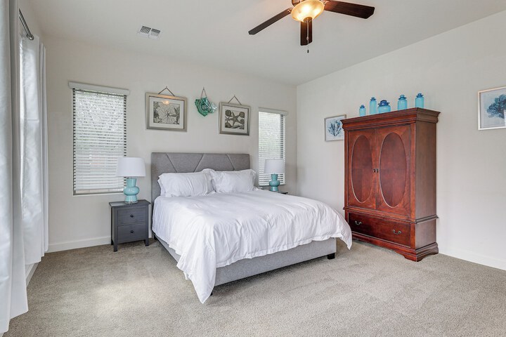 Luxury Queen Creek Home w / Calming Pool Oasis!