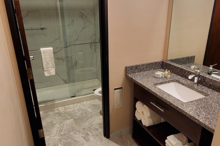 Ariel Broadway Hotel