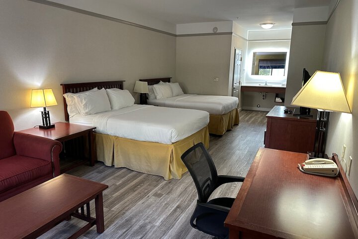Room 13 of 36