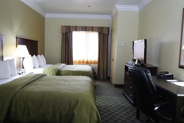 Room 30 of 38