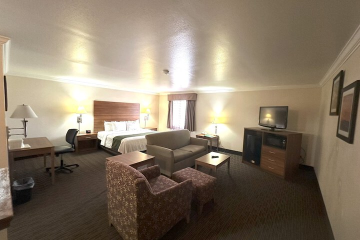 Room 51 of 163