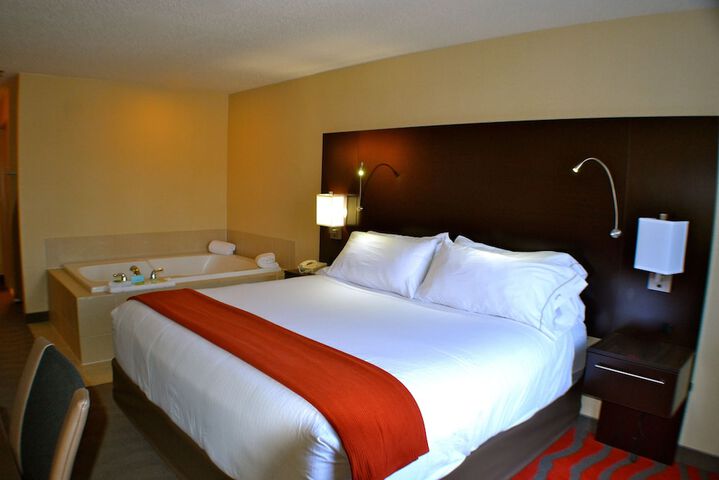 Room 47 of 99