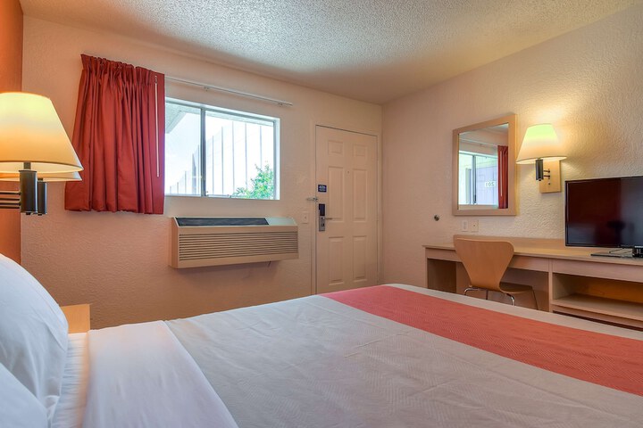 Motel 6 Rowland Heights CA - Los Angeles - Pomona