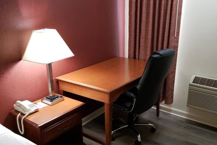 Room 17 of 25