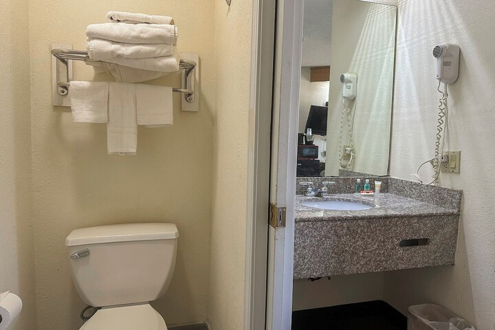 Classic Inn by Townhouse American Way Memphis I 240