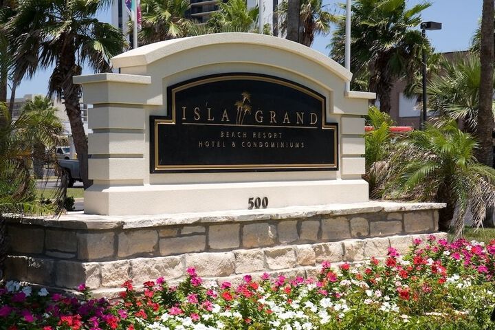 Isla Grand Beach Resort