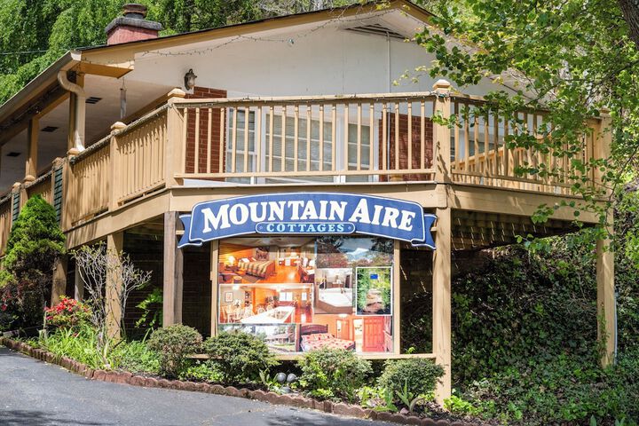 Mountain Aire Cottages Inn & Glamping