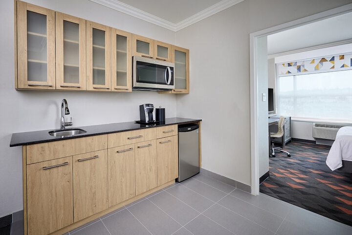 Holiday Inn Hotel & Suites Oakville at Bronte by IHG