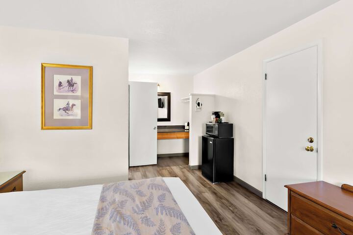 Room 15 of 50