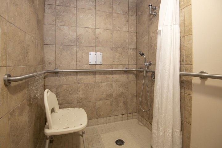 Room 36 of 121