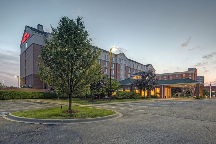 Hilton Garden Inn Detroit Metro Airport
