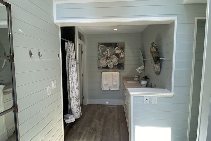 Room 25 of 29