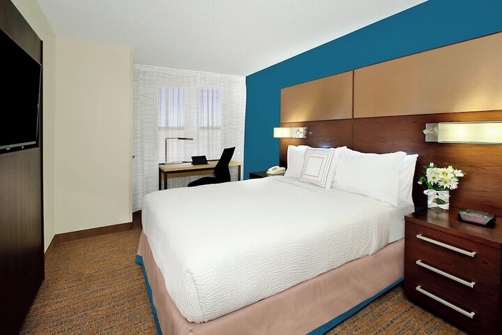 Room 15 of 19