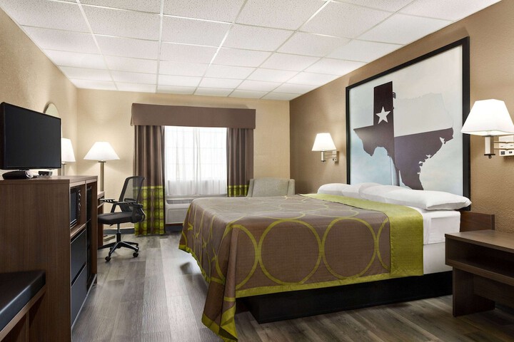 Room 20 of 36