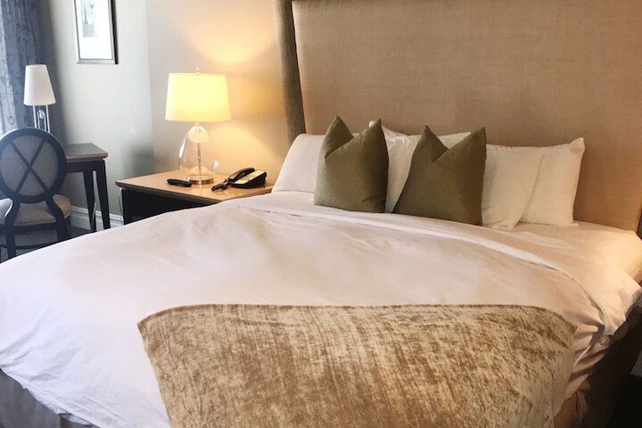 Room 10 of 35