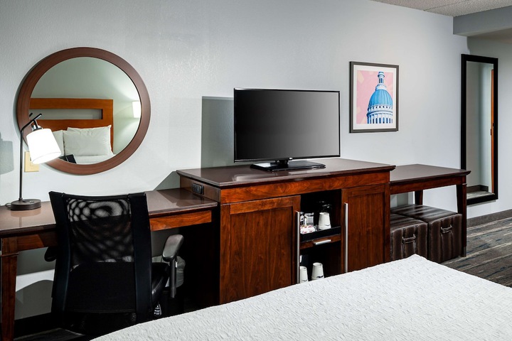 Room 8 of 36