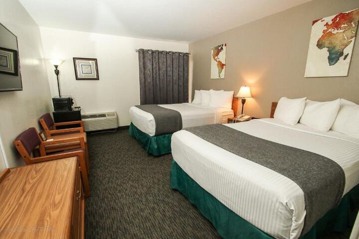 Room 13 of 36