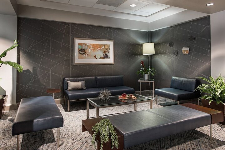 Lounge 60 of 67