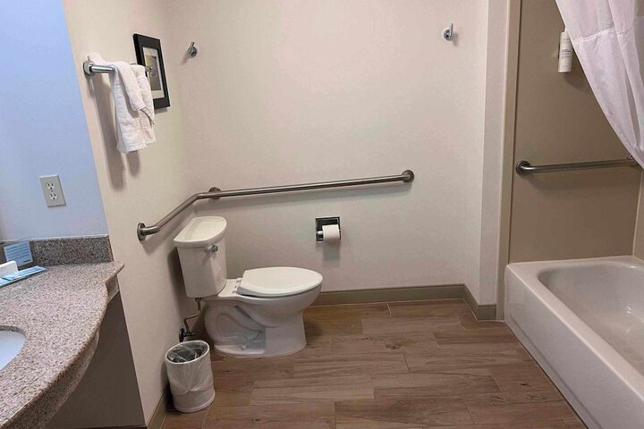 Summit Suites