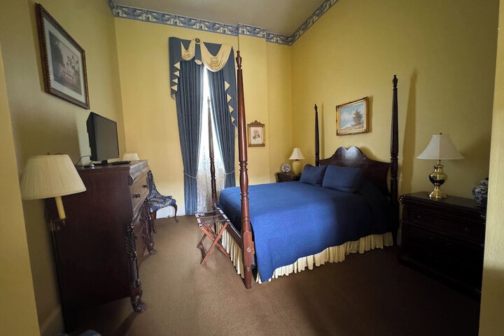 Room 71 of 142