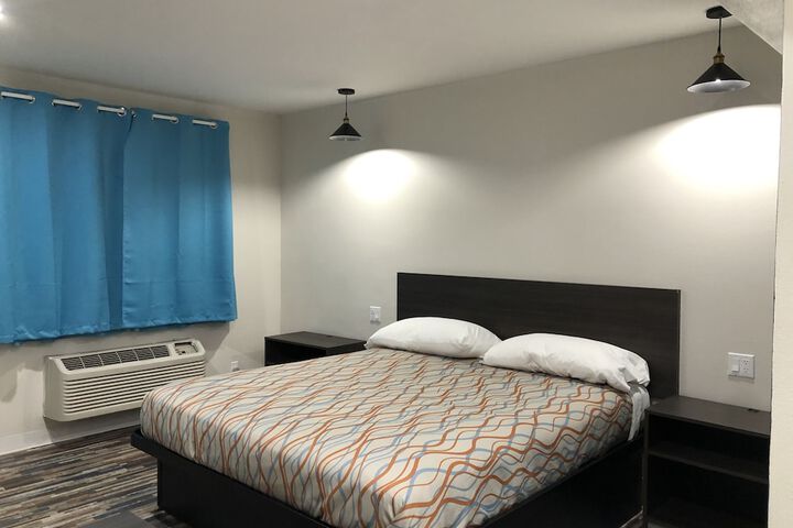Room 17 of 32