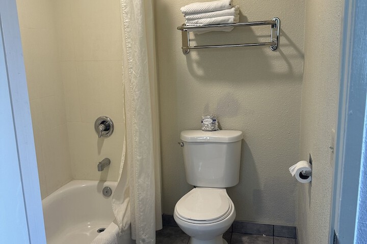 Room 11 of 20