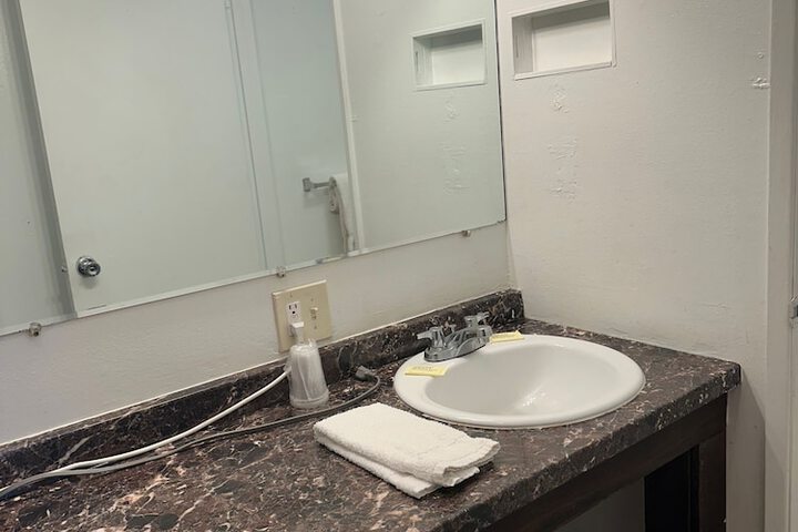 Room 16 of 18