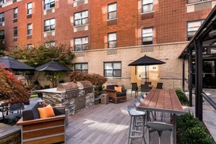 Global Luxury Suites at Monroe