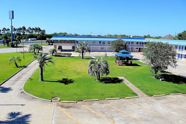Motel 6 Winnie TX