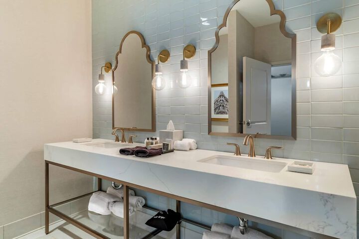 Lyric Hotel West End Trademark Collection by Wyndham