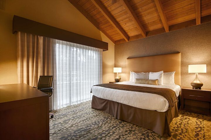 Best Western The Inn & Suites Pacific Grove
