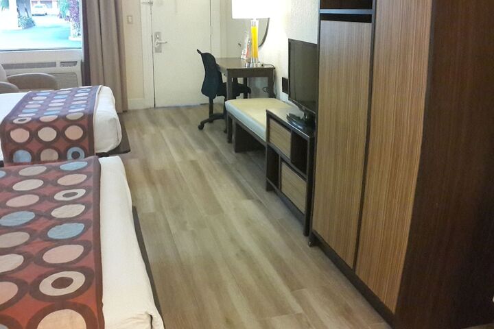 Room 65 of 77