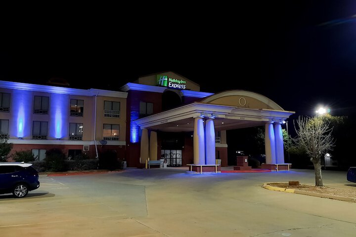 Hotel 4 of 50