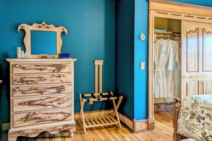 On-site Trails: Rock River Retreat in Jefferson!