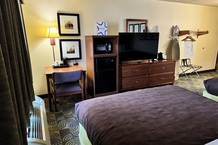 AmericInn by Wyndham Kewanee