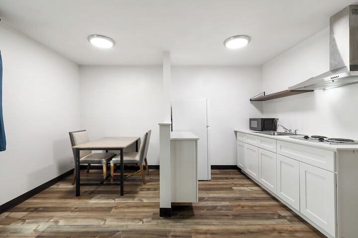 Room 11 of 25