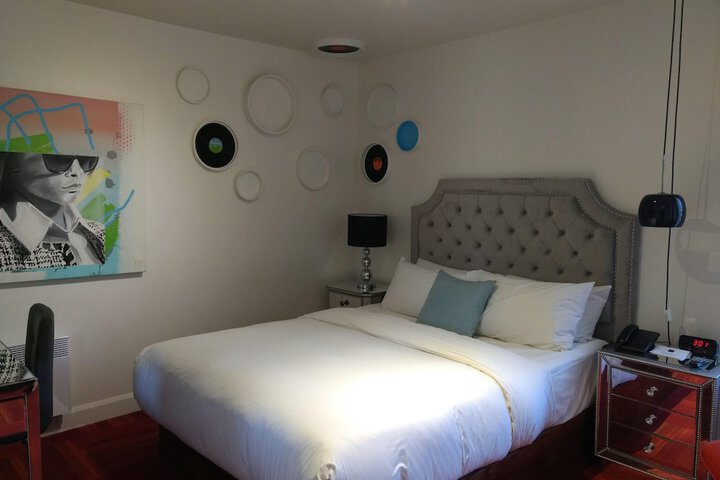 Room 35 of 79