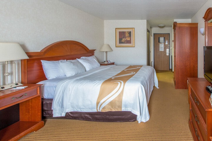 Room 27 of 71