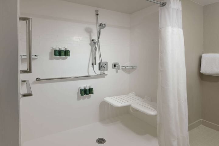Room 16 of 35