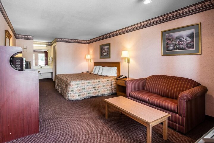 Room 11 of 23