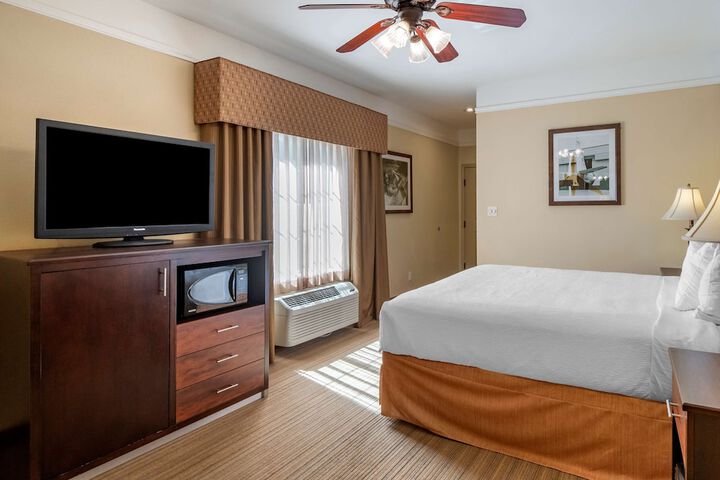 Room 16 of 39